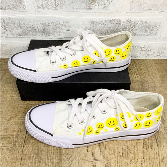 Custom Smiley Faces Airwalks/ knock off Converse - Picture 3 of 7